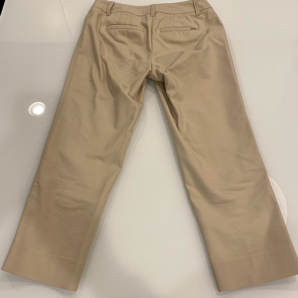 White House Black Market cropped Capri tan pants, EUC, size 0 - Picture 3 of 3